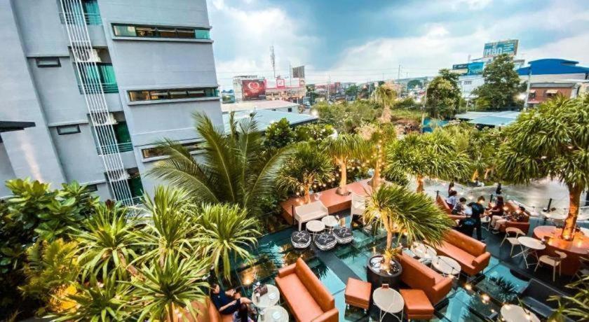 Letana Hotel Samuprakarn Bangkok Exterior photo